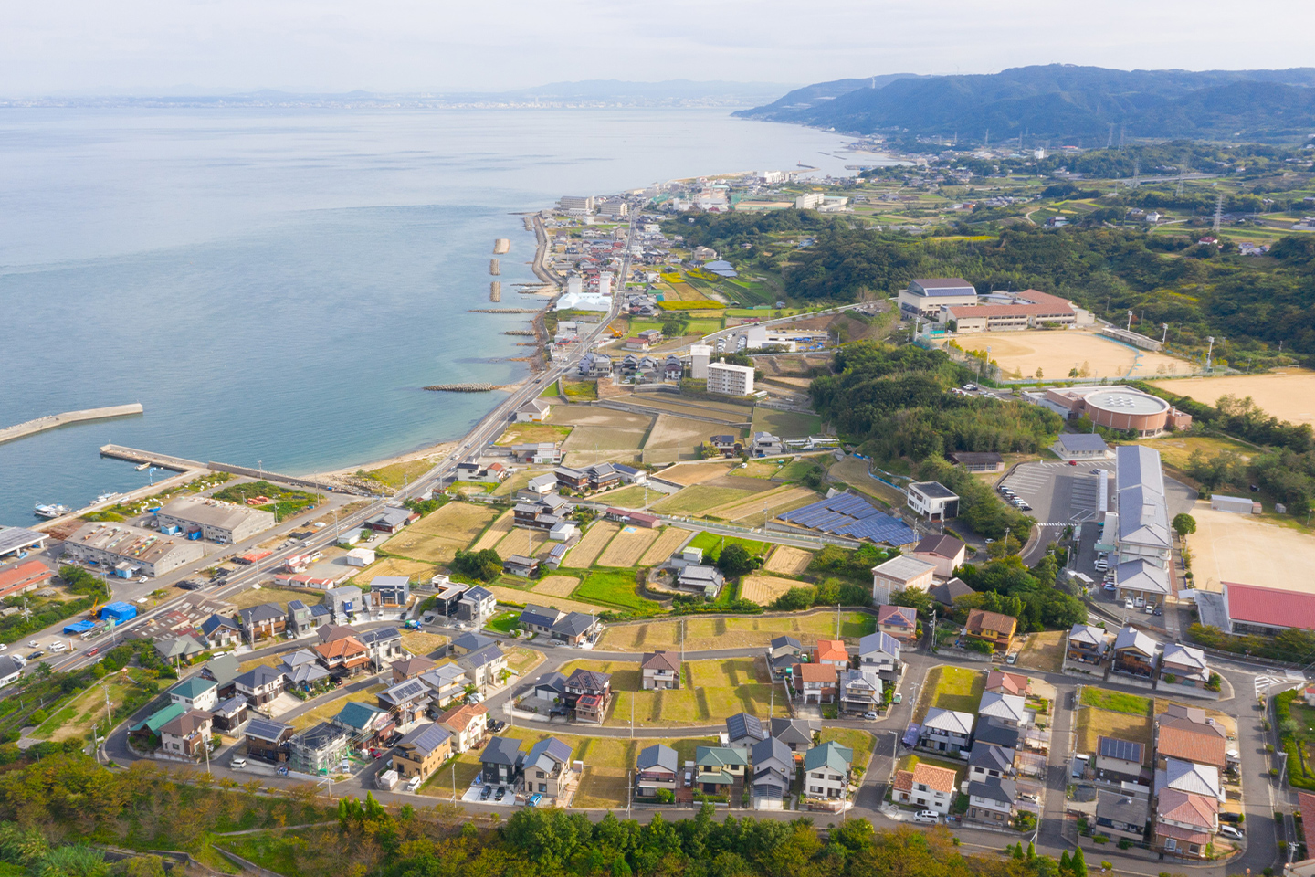 北淡ウイズタウンの美しい海と豊かな緑