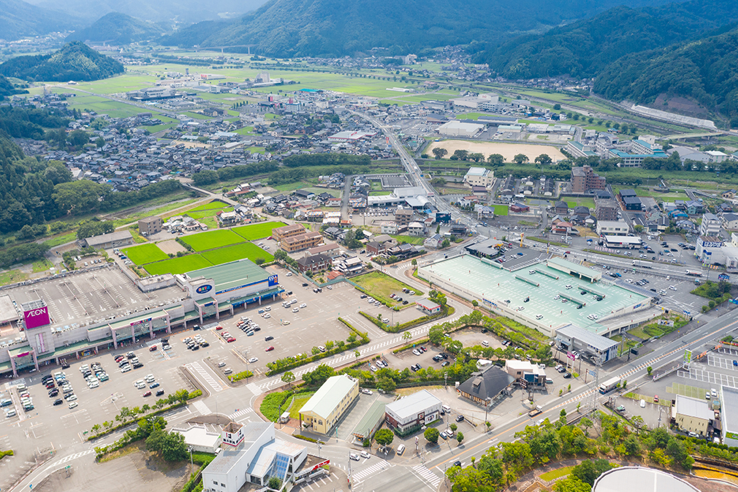 イオンほか航空