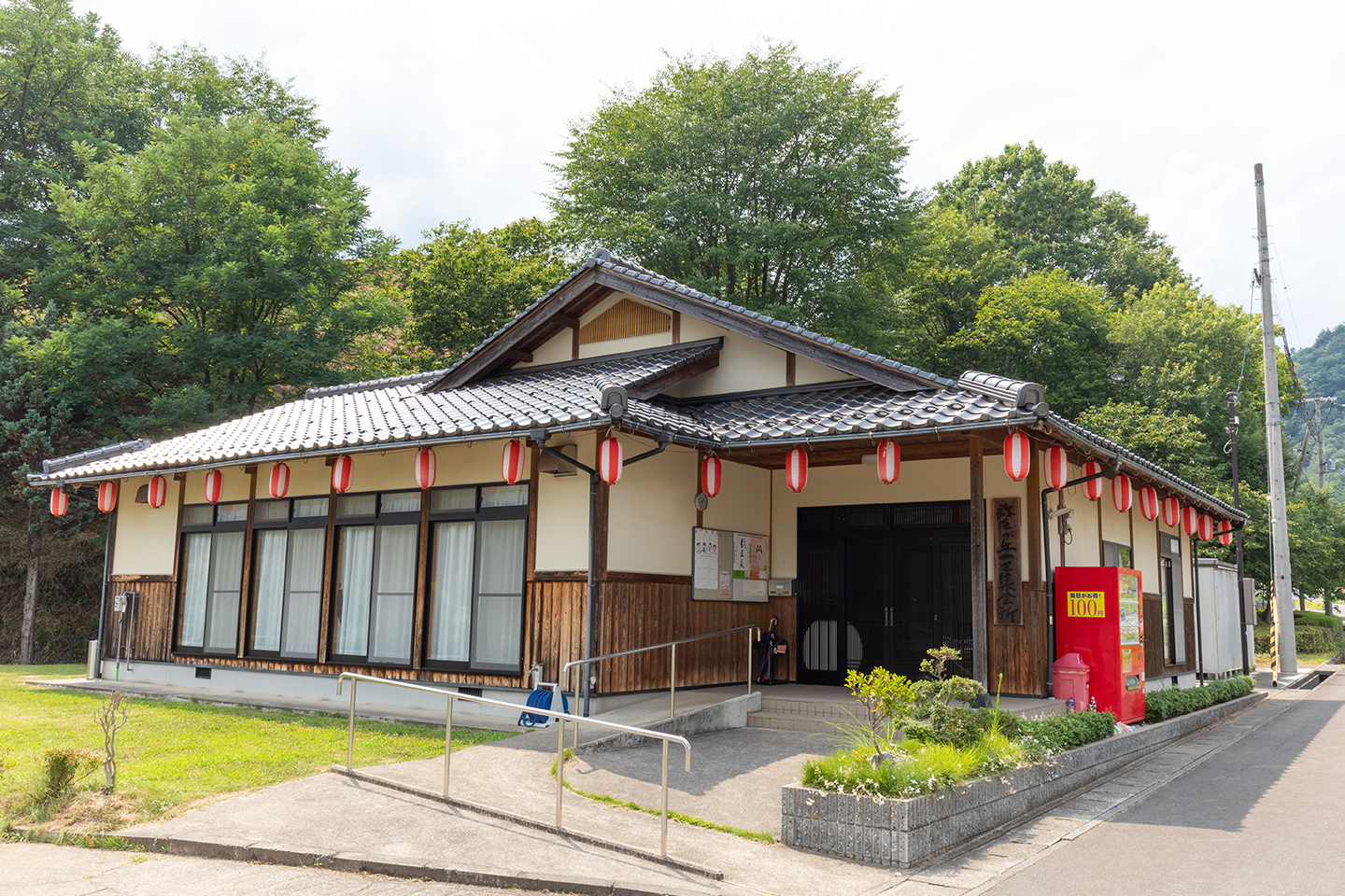 団地内には立派な和風の集会所が二つあります。